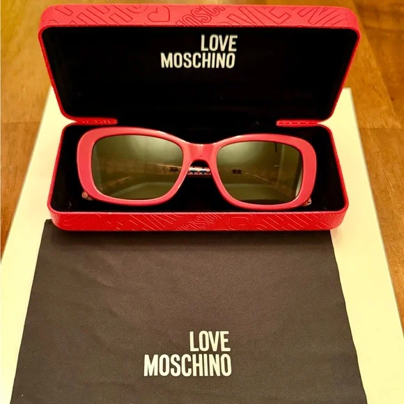 SOLD - Love Moschino Sunglasses in Fuchsia - Picture 2 of 12